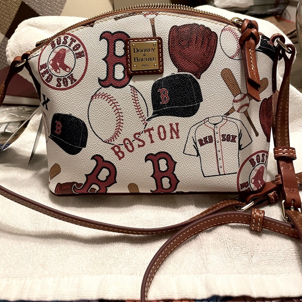 Dooney and Bourke crossbody bag